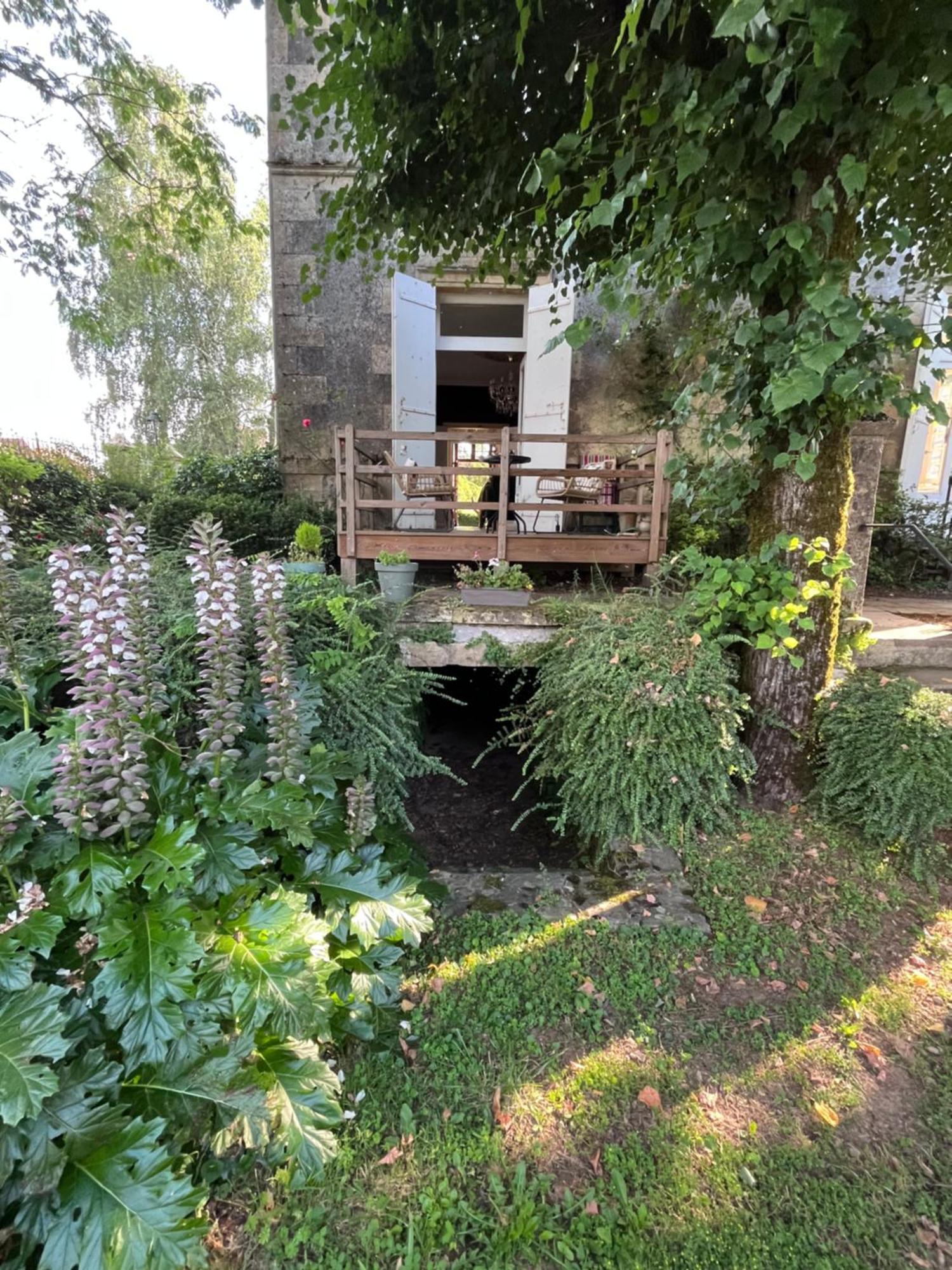 Bed and Breakfast Maison De Mags & Mags Lanouaille Экстерьер фото